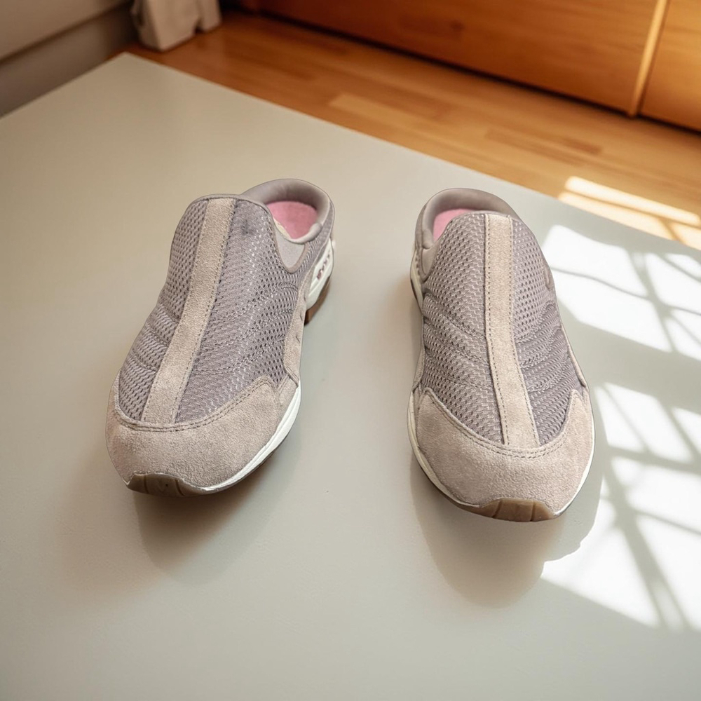 Easy spirt women’s slip ons